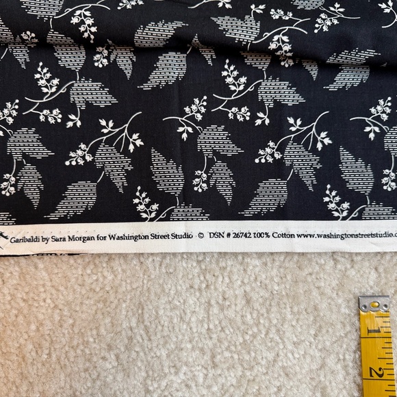 Garibaldi Print by Sara Morgan for Washington Street Studio Fabric - App 9 Yards - Picture 2 of 4